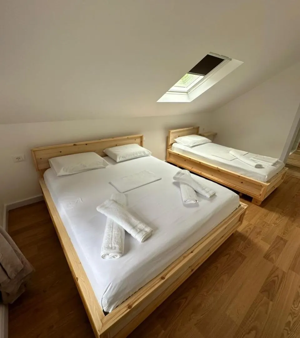 Ferma E Bleteve Stomici Hotel Nderlysaj 0*,  Albanien